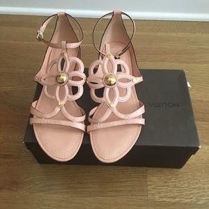 Louis Vuitton Gloss Flat Ankle Strap sandal 39